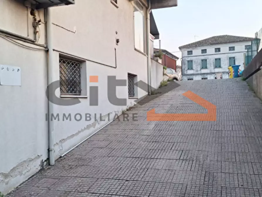 Immagine 11 di Magazzino in vendita  in Via Martiri del Grappa a Cassola