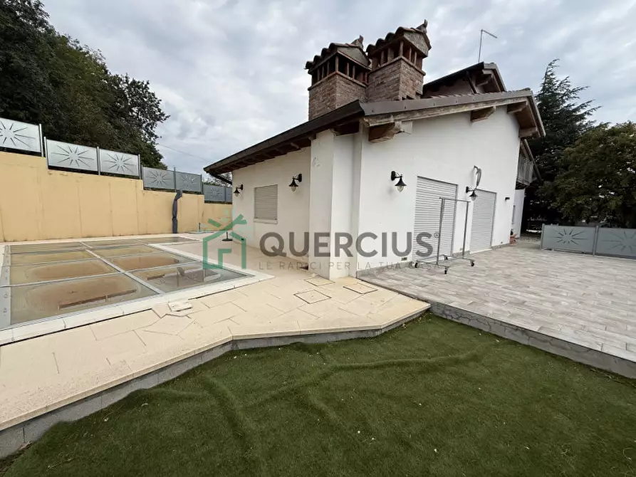 Immagine 1 di Villa in vendita  in Via La Fenice a Roncà