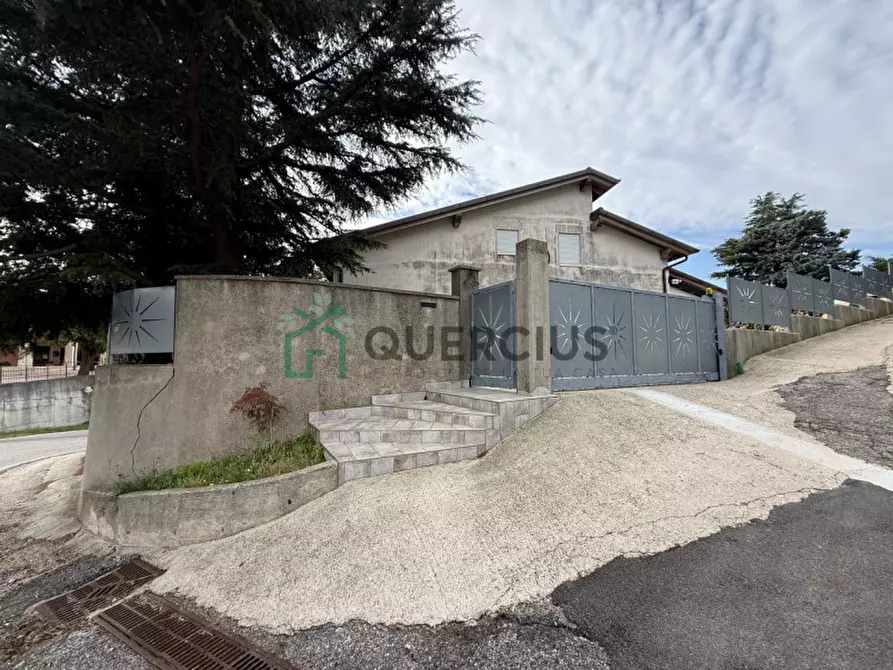 Immagine 3 di Villa in vendita  in Via La Fenice a Roncà