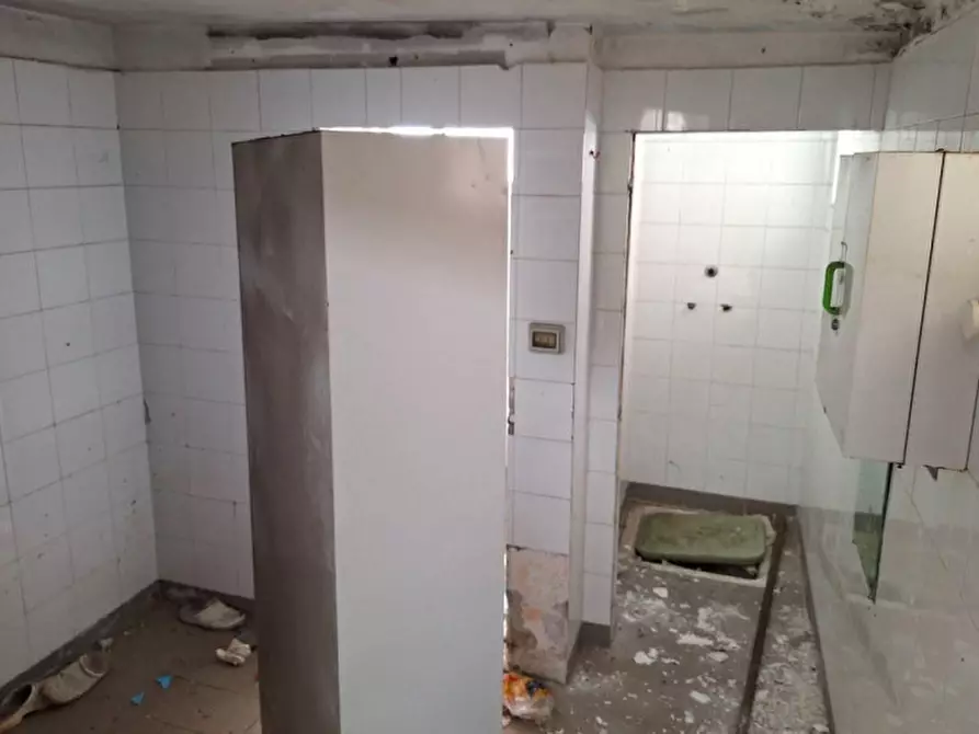 Immagine 9 di Capannone industriale in vendita  in Via Enrico De Seta, N. 93 a Catanzaro