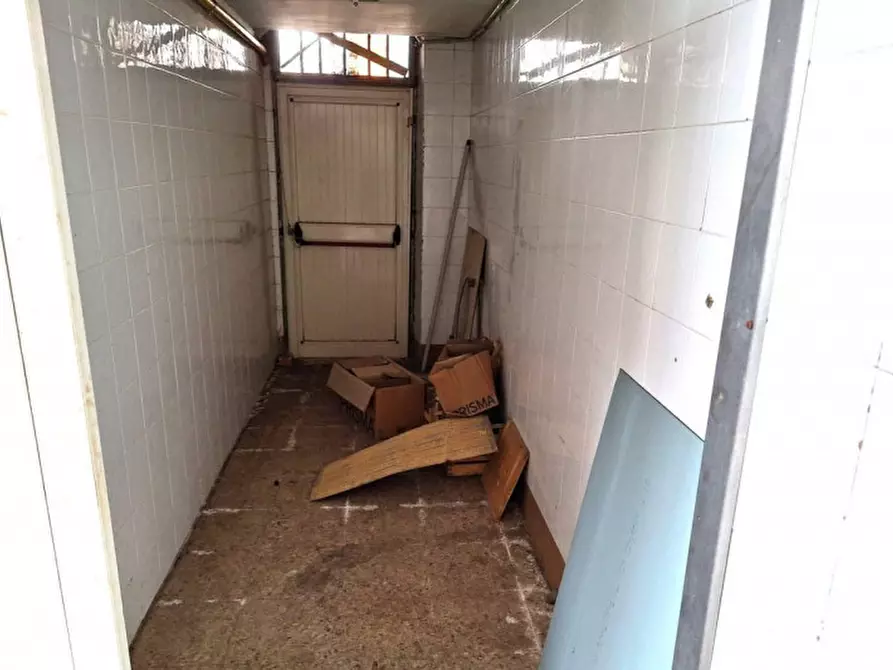 Immagine 11 di Capannone industriale in vendita  in Via Enrico De Seta, N. 93 a Catanzaro