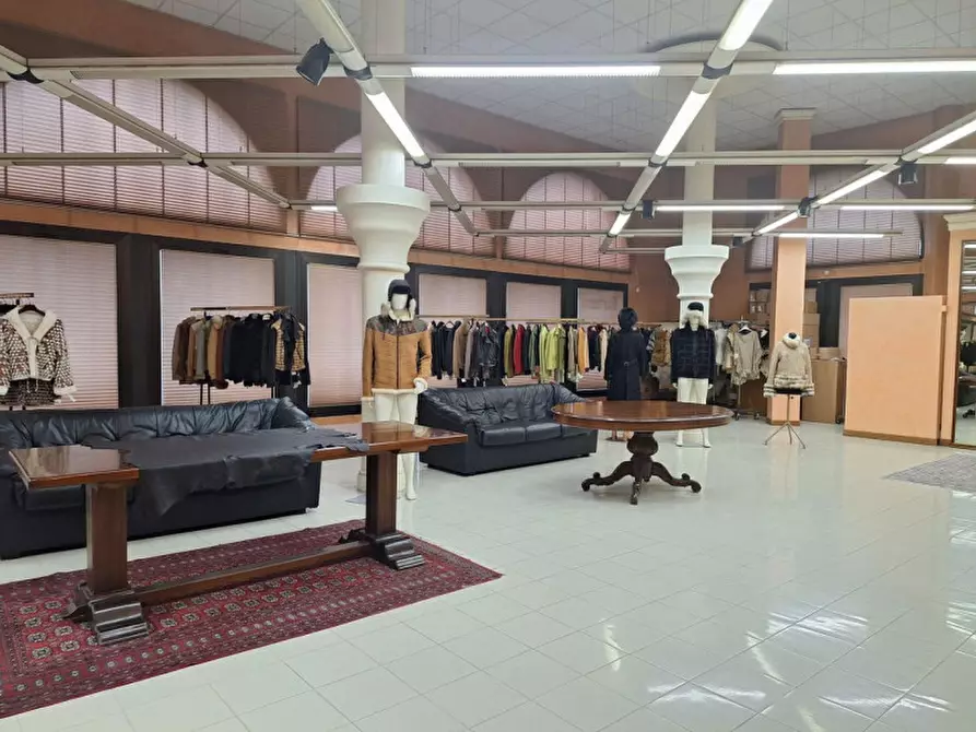 Immagine 13 di Capannone industriale in vendita  in Via Ugo Foscolo, 35035 Mestrino PD, Italia a Mestrino