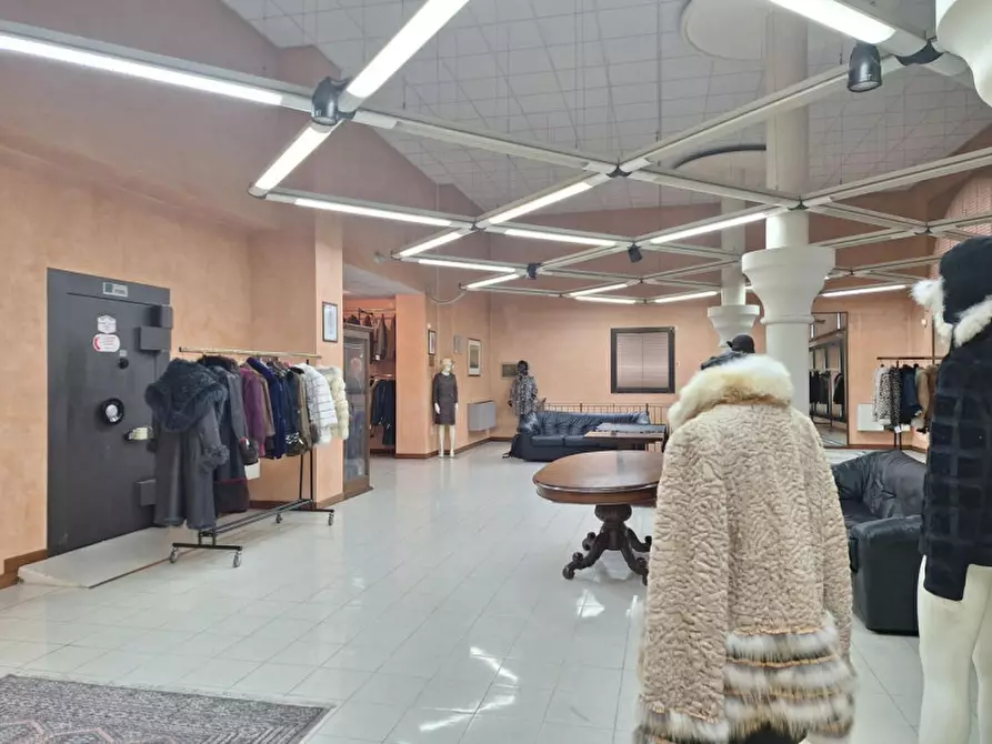 Immagine 15 di Capannone industriale in vendita  in Via Ugo Foscolo, 35035 Mestrino PD, Italia a Mestrino