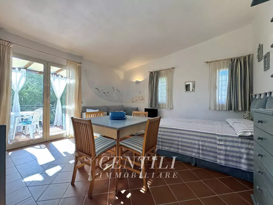 Immagine 1 di Appartamento in vendita  a Arzachena