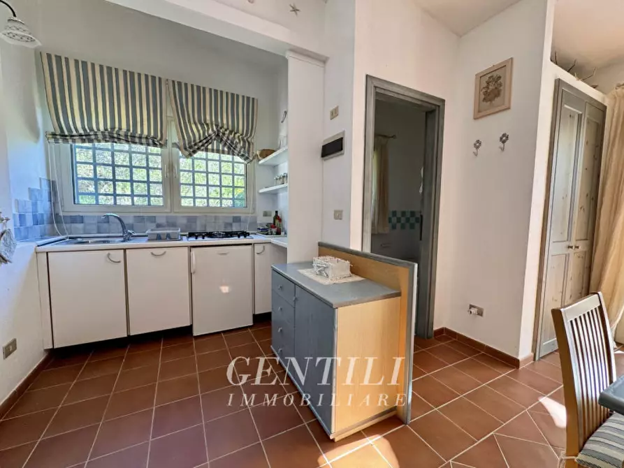 Immagine 2 di Appartamento in vendita  a Arzachena