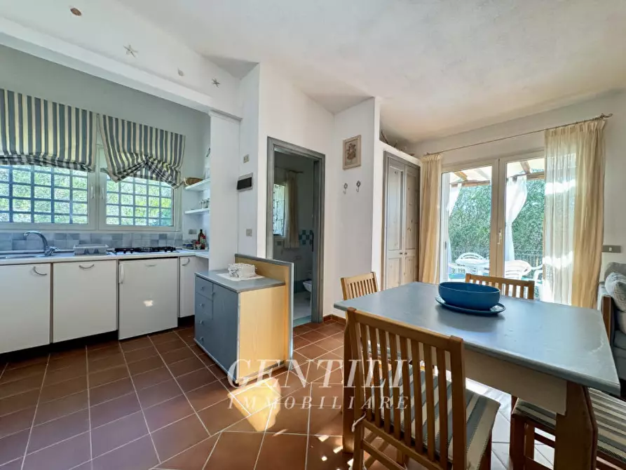 Immagine 3 di Appartamento in vendita  a Arzachena