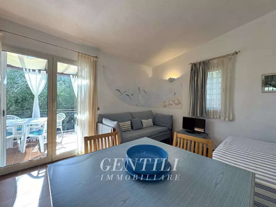 Immagine 5 di Appartamento in vendita  a Arzachena