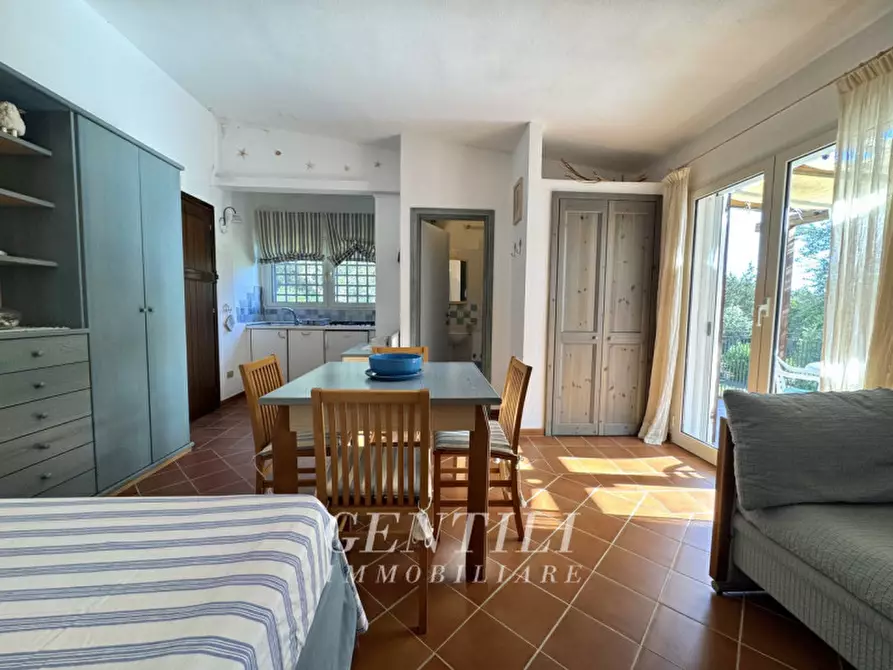 Immagine 6 di Appartamento in vendita  a Arzachena