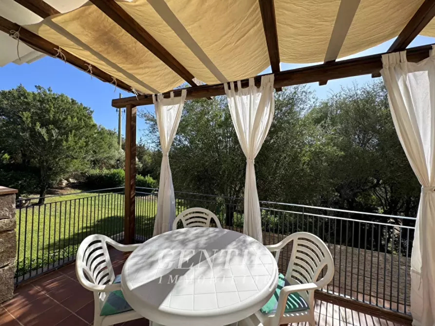 Immagine 11 di Appartamento in vendita  a Arzachena