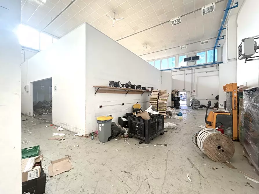 Immagine 8 di Capannone industriale in affitto  in via romagna a Cesena