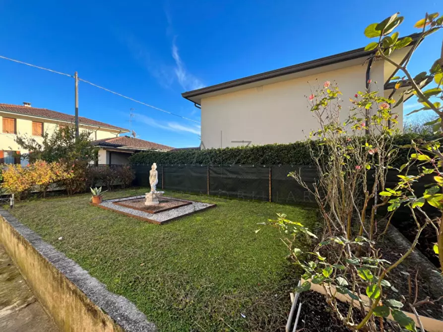 Immagine 3 di Casa bifamiliare in vendita  in Via Cordevole a Castelfranco Veneto