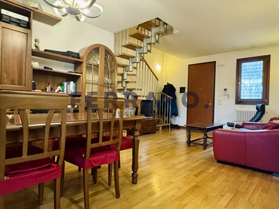 Immagine 2 di Appartamento in vendita  in Via Ghirada a Treviso