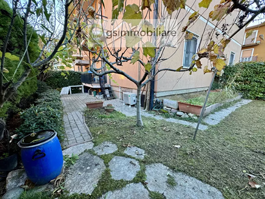Immagine 1 di Appartamento in vendita  in via Vittorio Locchi, 20 a Brescia