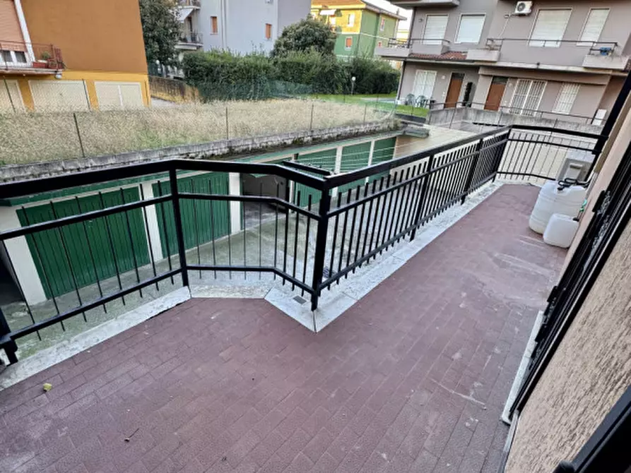 Immagine 6 di Appartamento in vendita  in via Vittorio Locchi, 20 a Brescia