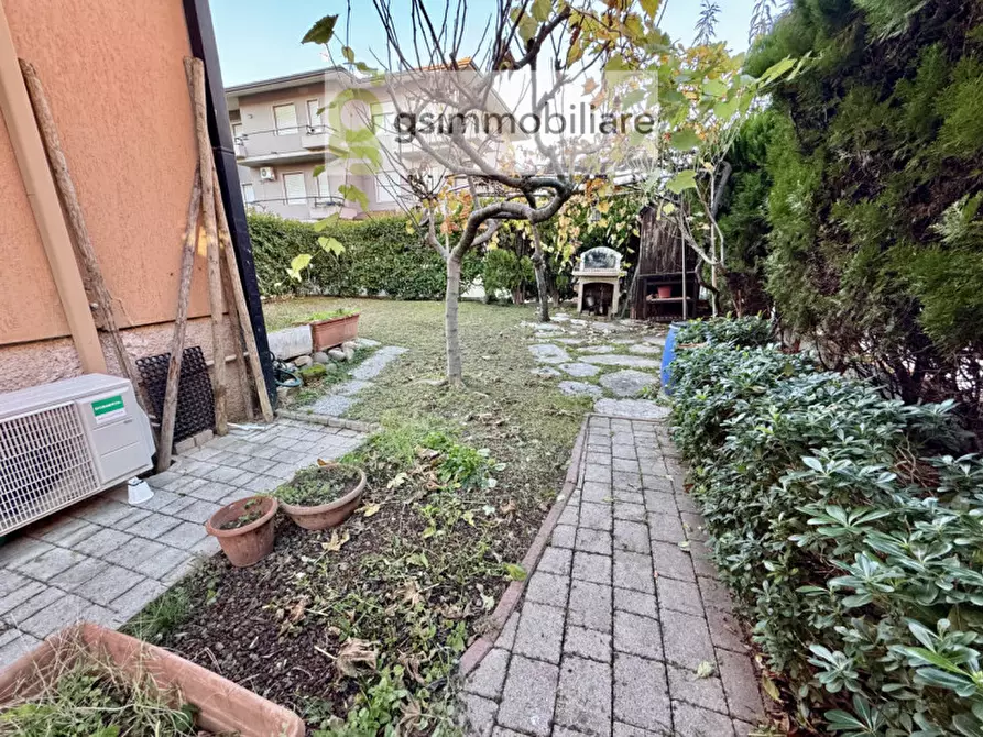 Immagine 63 di Appartamento in vendita  in via Vittorio Locchi, 20 a Brescia