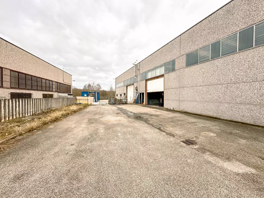 Immagine 2 di Capannone industriale in vendita  in Via delle Betulle, 5 a Cavallirio