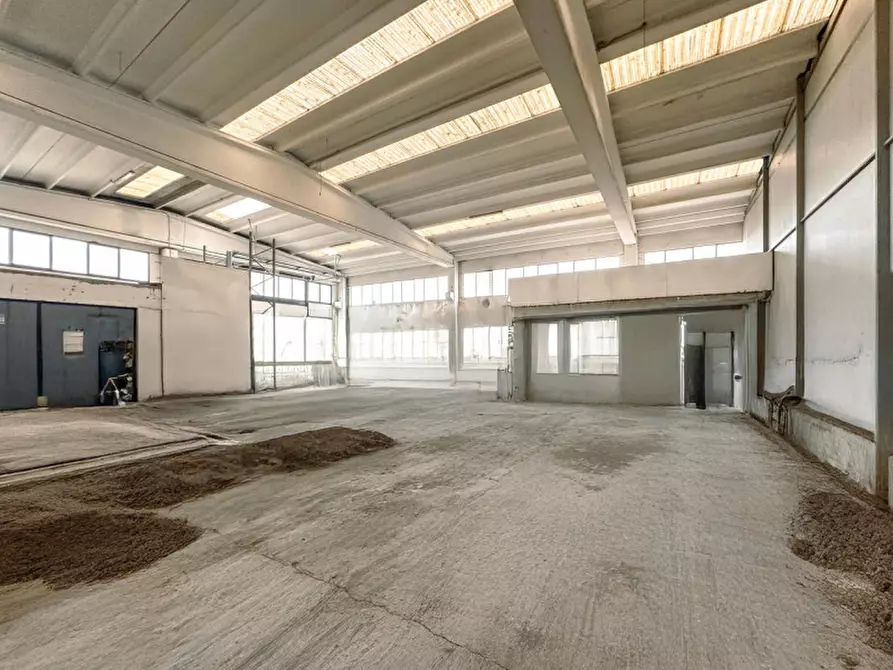 Immagine 6 di Capannone industriale in vendita  in Via delle Betulle, 5 a Cavallirio