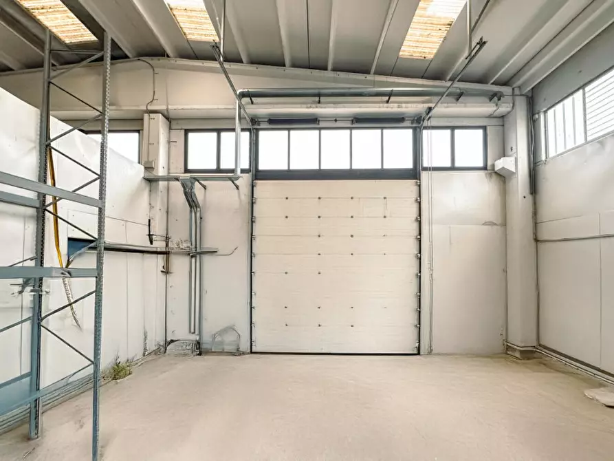Immagine 9 di Capannone industriale in vendita  in Via delle Betulle, 5 a Cavallirio