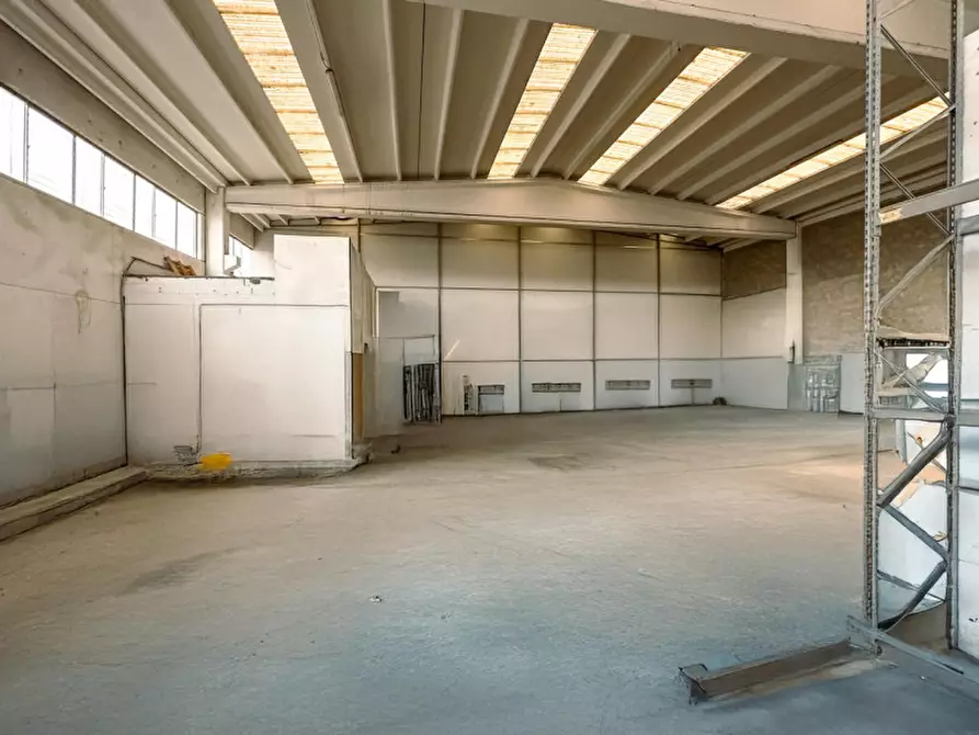 Immagine 10 di Capannone industriale in vendita  in Via delle Betulle, 5 a Cavallirio