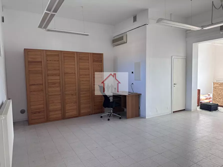 Immagine 2 di Ufficio in affitto  a Villorba