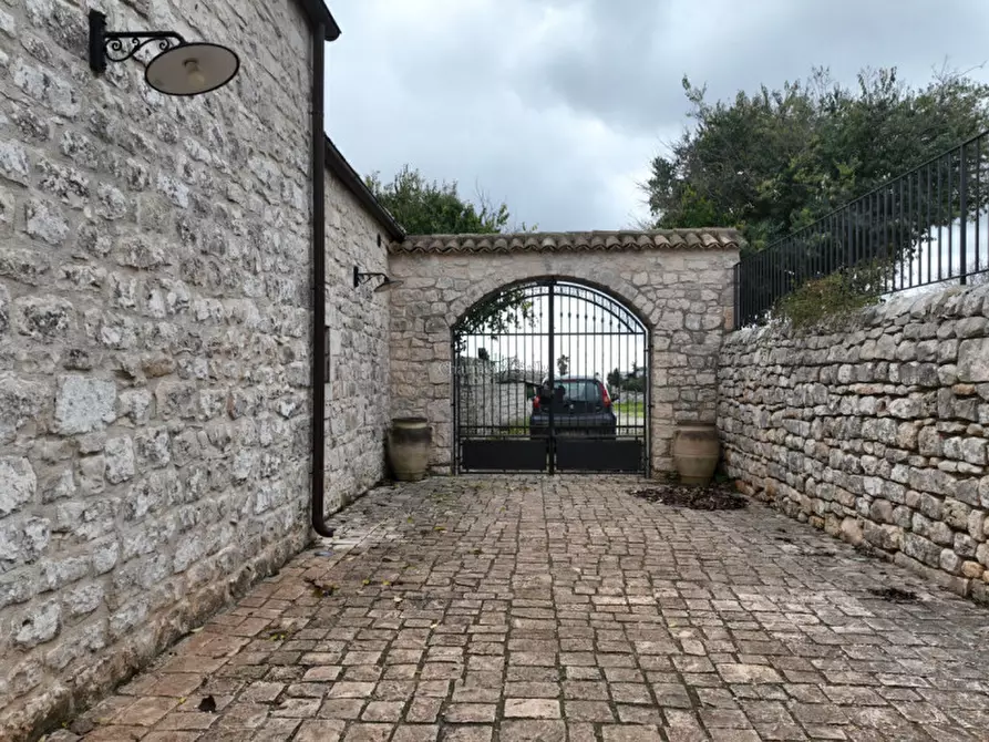 Immagine 1 di Villa in vendita  a Modica