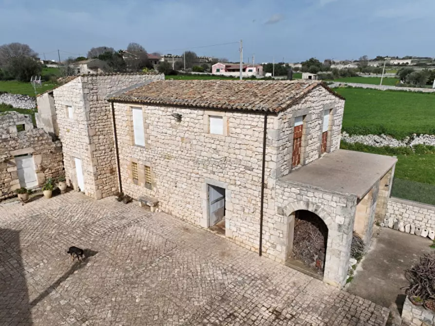 Immagine 11 di Villa in vendita  a Modica