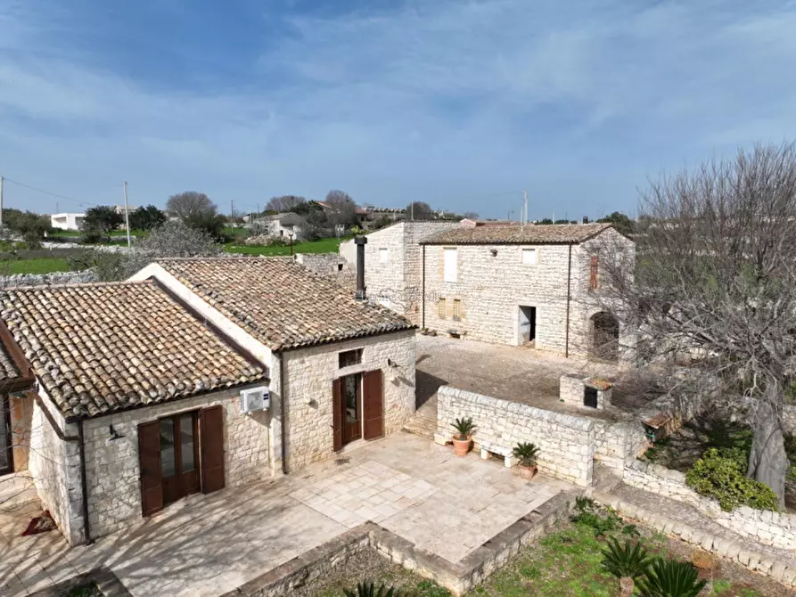 Immagine 12 di Villa in vendita  a Modica