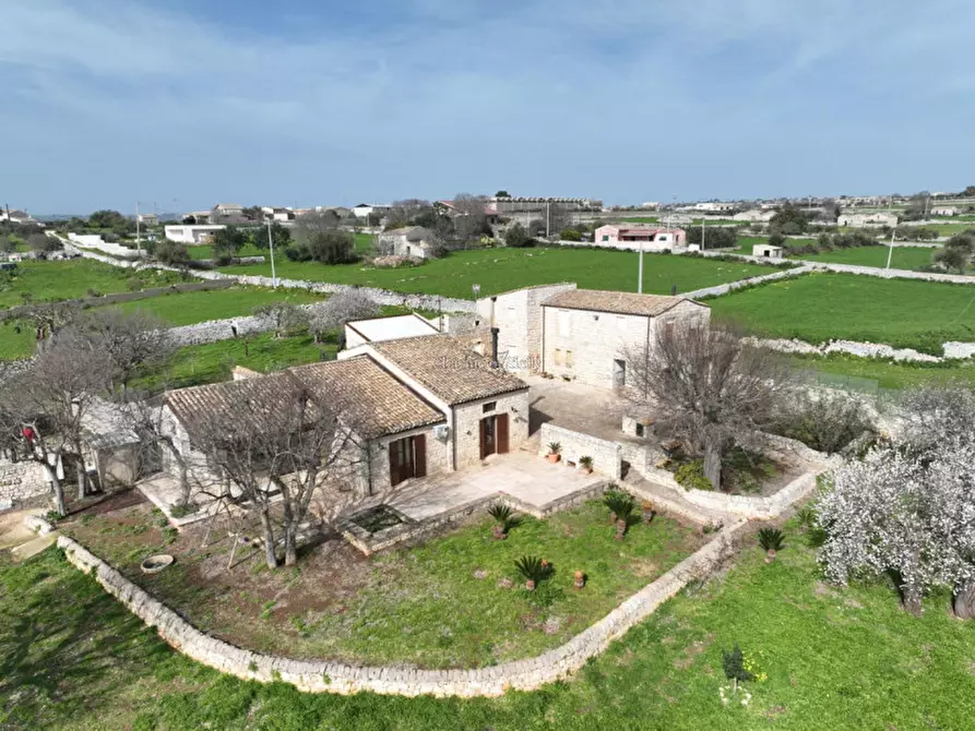 Immagine 13 di Villa in vendita  a Modica