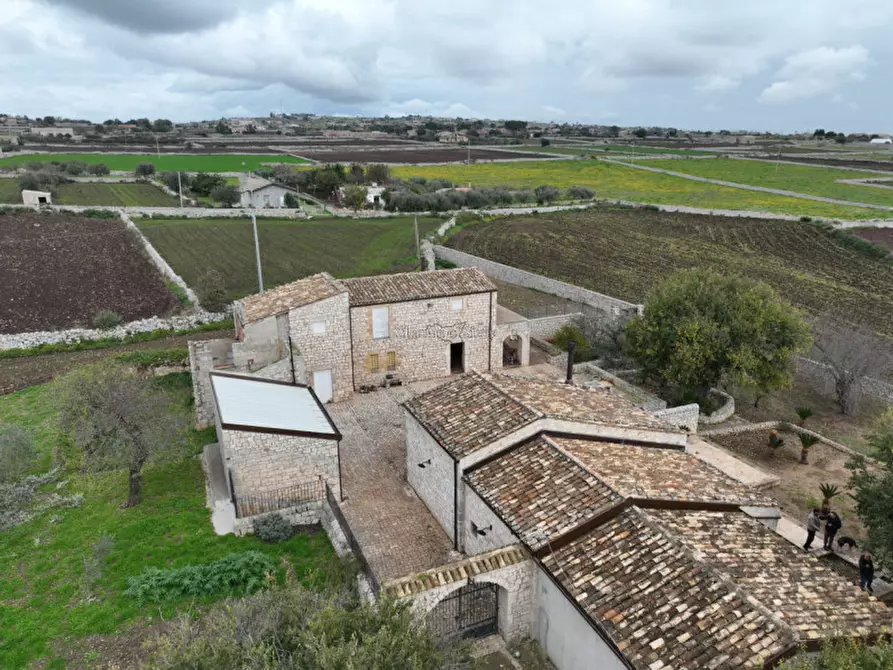 Immagine 27 di Villa in vendita  a Modica