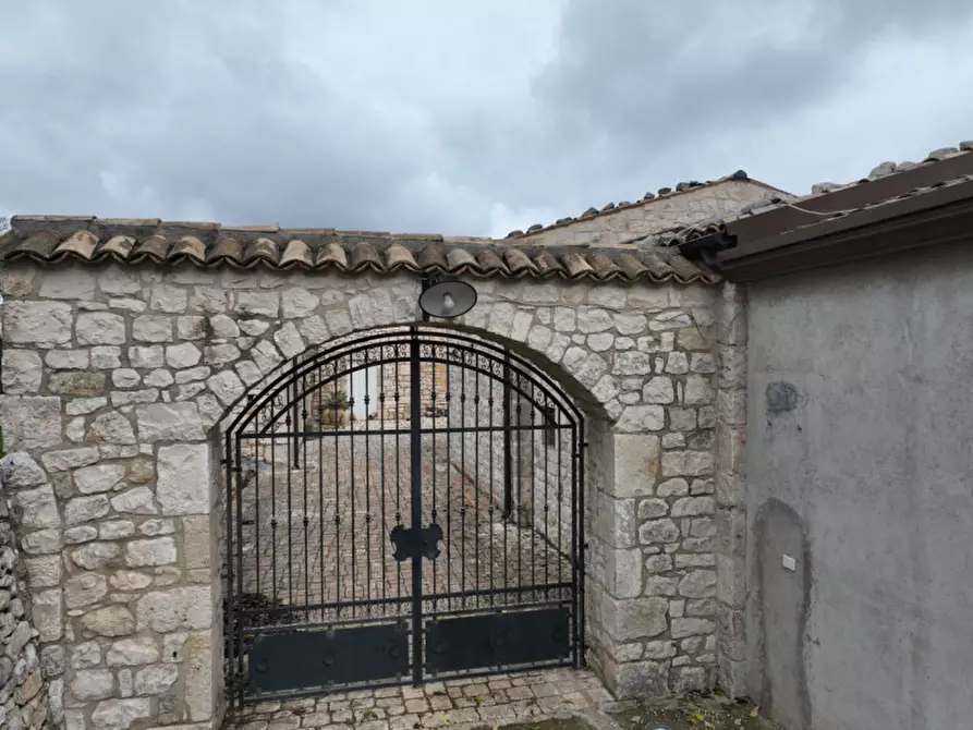 Immagine 40 di Villa in vendita  a Modica