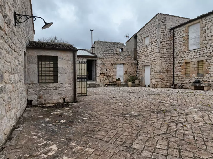 Immagine 54 di Villa in vendita  a Modica