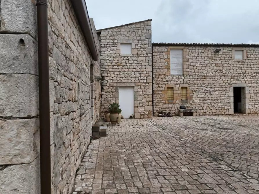 Immagine 60 di Villa in vendita  a Modica