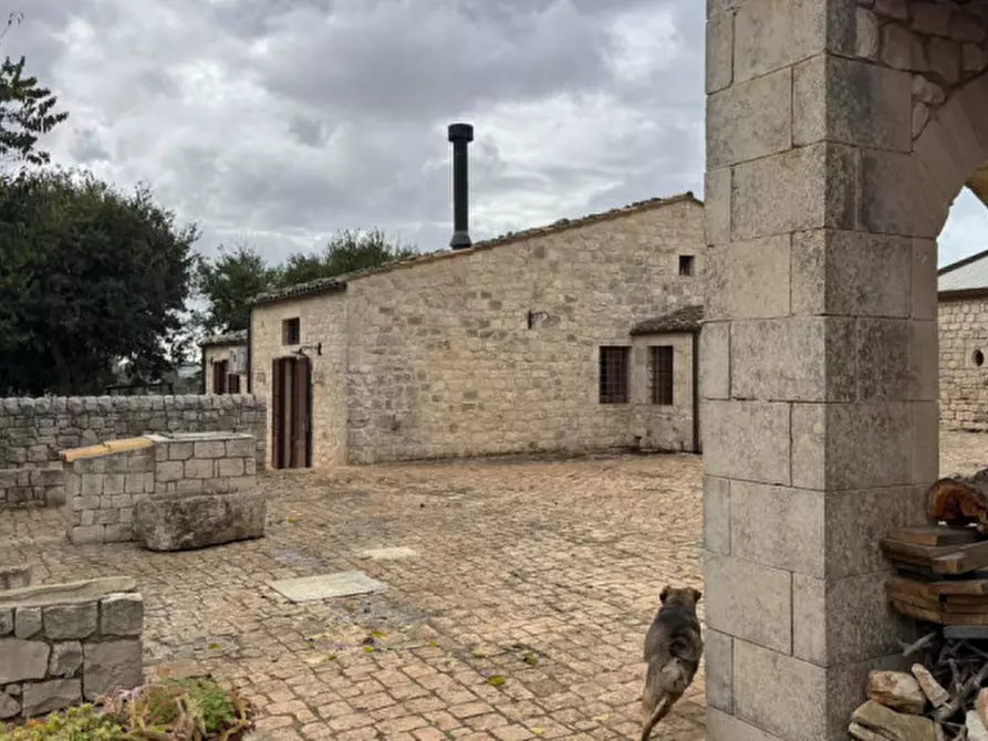 Immagine 70 di Villa in vendita  a Modica