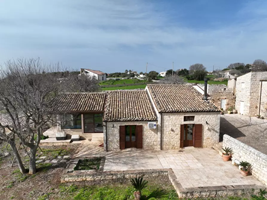 Immagine 90 di Villa in vendita  a Modica