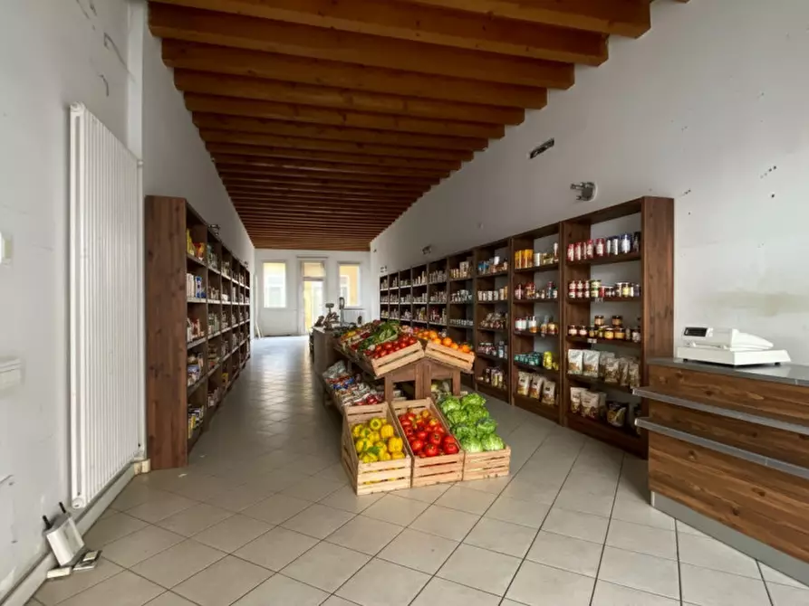 Immagine 4 di Negozio in vendita  in Corso Santi Felice e Fortunato, 259 a Vicenza