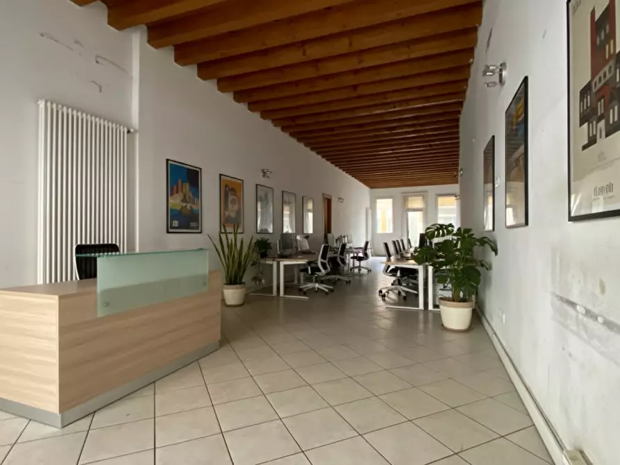 Immagine 5 di Negozio in vendita  in Corso Santi Felice e Fortunato, 259 a Vicenza