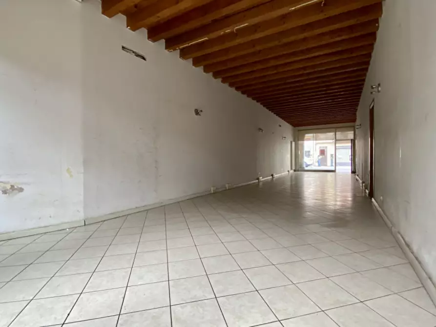 Immagine 9 di Negozio in vendita  in Corso Santi Felice e Fortunato, 259 a Vicenza