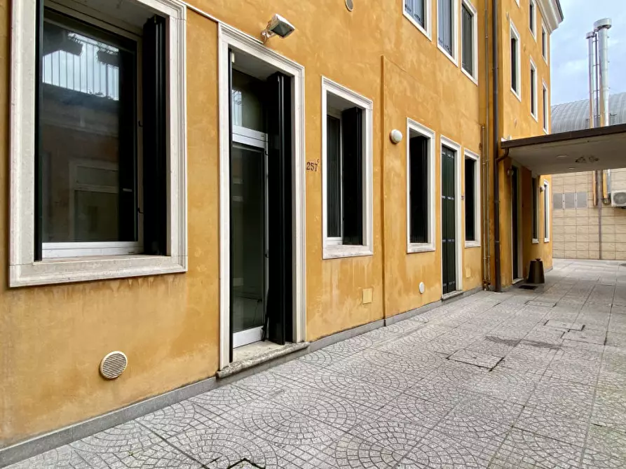 Immagine 13 di Negozio in vendita  in Corso Santi Felice e Fortunato, 259 a Vicenza