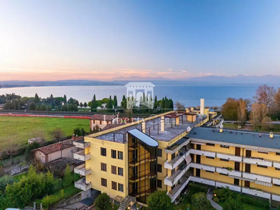 Immagine 3 di Appartamento in vendita  in Via Aureliano a Desenzano Del Garda