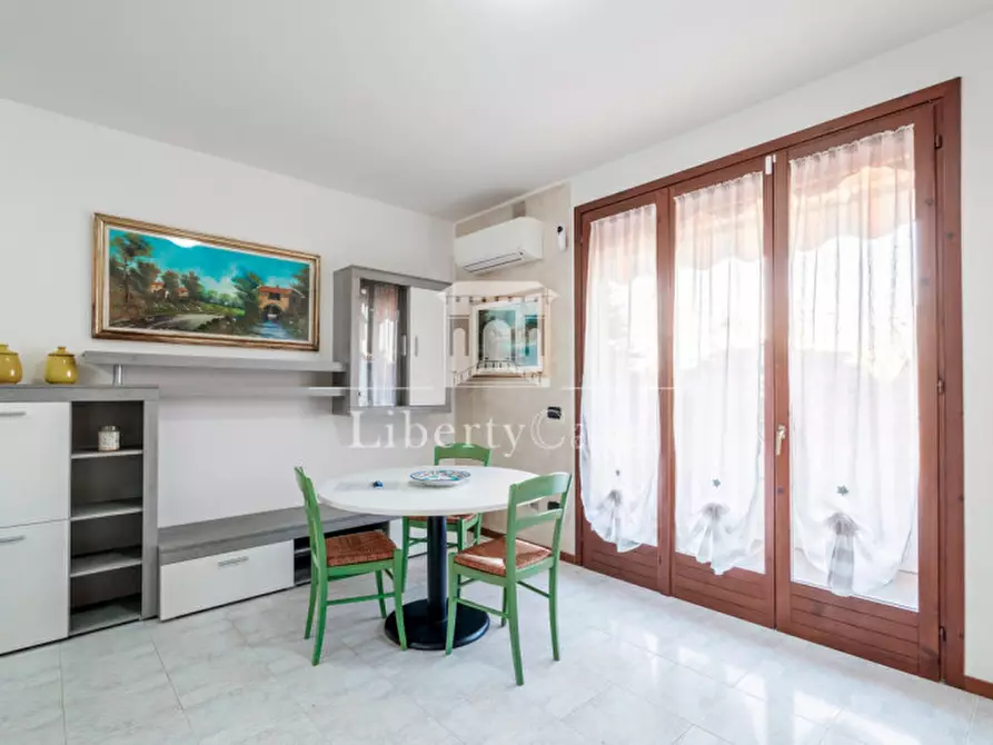 Immagine 3 di Appartamento in vendita  in Via Aureliano a Desenzano Del Garda