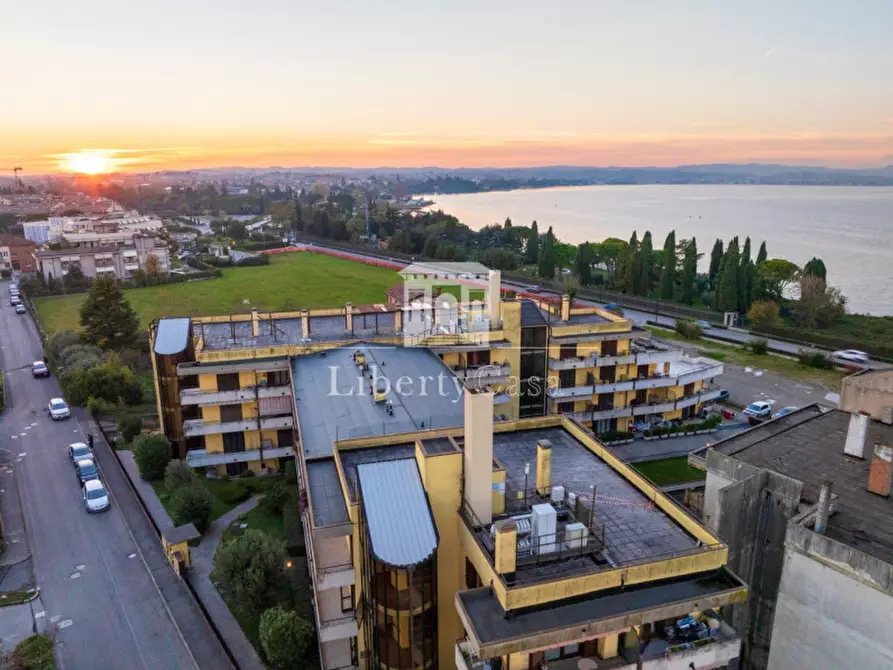 Immagine 5 di Appartamento in vendita  in Via Aureliano a Desenzano Del Garda