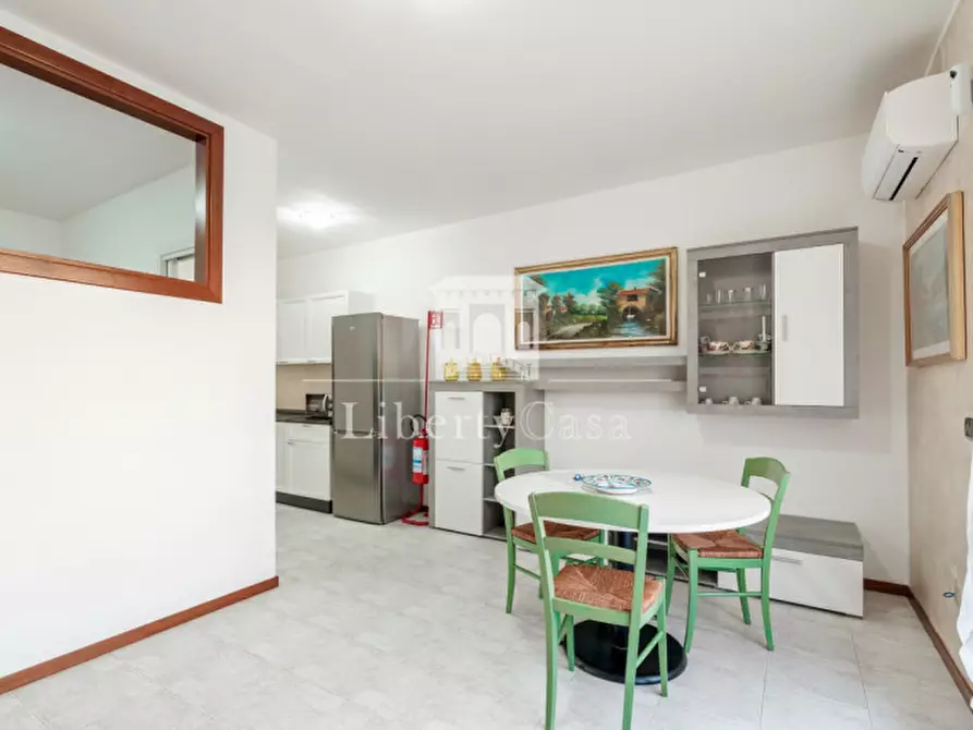 Immagine 8 di Appartamento in vendita  in Via Aureliano a Desenzano Del Garda