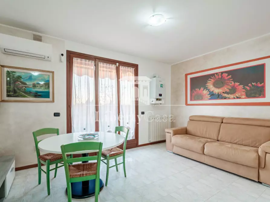 Immagine 9 di Appartamento in vendita  in Via Aureliano a Desenzano Del Garda