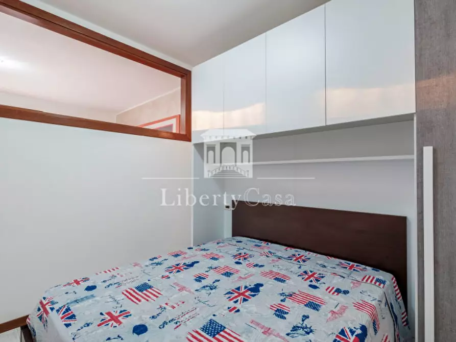 Immagine 15 di Appartamento in vendita  in Via Aureliano a Desenzano Del Garda