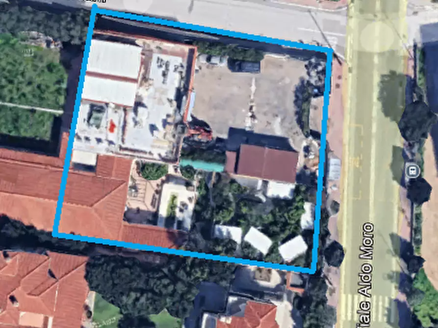 Immagine 1 di Negozio in vendita  in VIALE ALDO MORO a Olbia