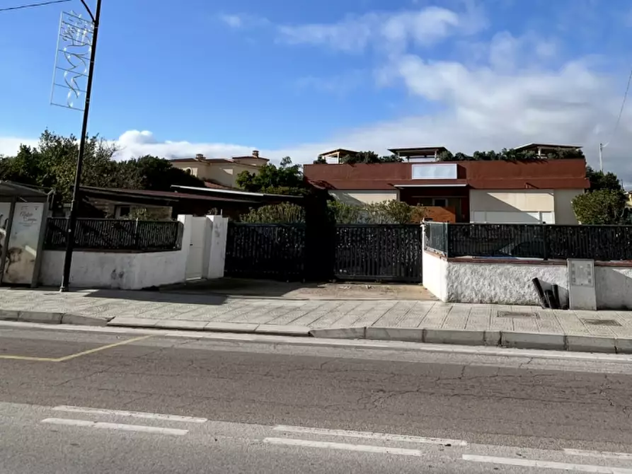 Immagine 3 di Negozio in vendita  in VIALE ALDO MORO a Olbia