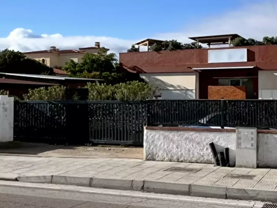 Immagine 4 di Negozio in vendita  in VIALE ALDO MORO a Olbia