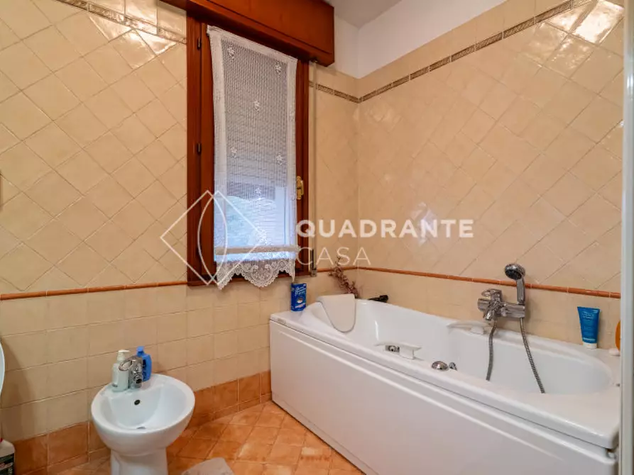 Immagine 12 di Appartamento in vendita  in Abano Terme Via Previtali a Abano Terme