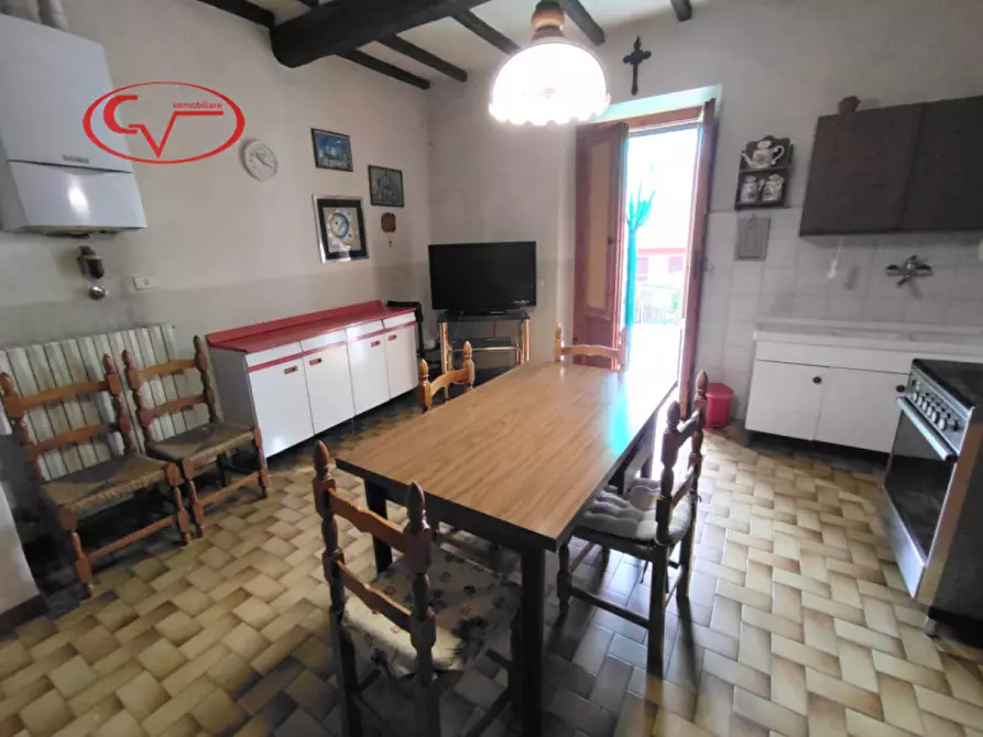 Immagine 1 di Appartamento in vendita  in piazza Del Secco a Montevarchi