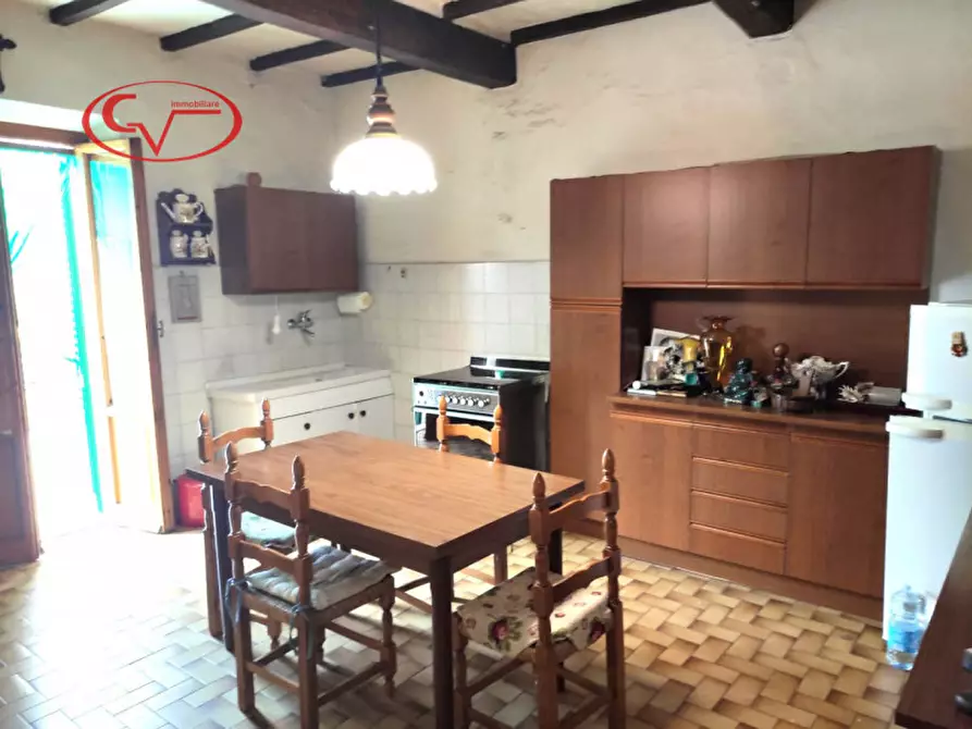 Immagine 3 di Appartamento in vendita  in piazza Del Secco a Montevarchi